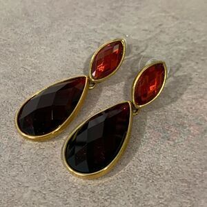 VTG Joan Rivers Large Ruby Red Glass Color Tear Drop Faceted Gold Tone Earrings